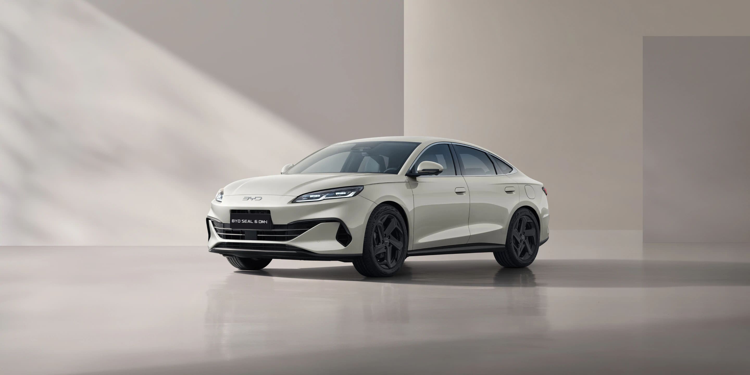 BYD SEAL 6 DM-i extérieur